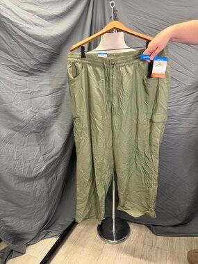 Columbia NWT Convertible Omni Shield Pants, women’s XXL